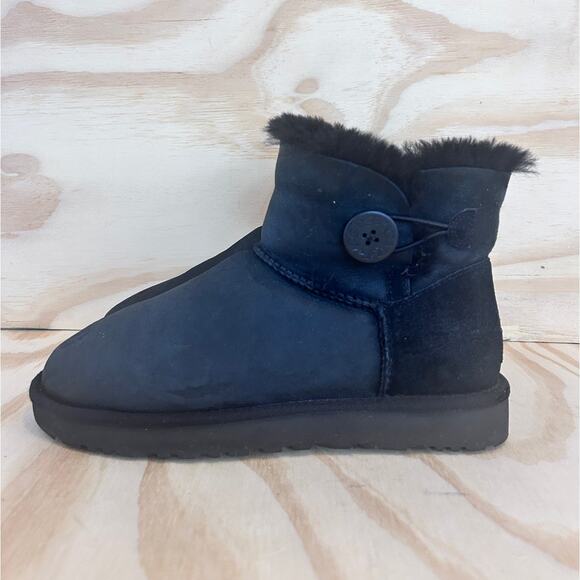 UGG Australia -Mini Bailey Button II -Boots - Black - Women's - 10 - S/N 1015422 - Picture 3 of 9